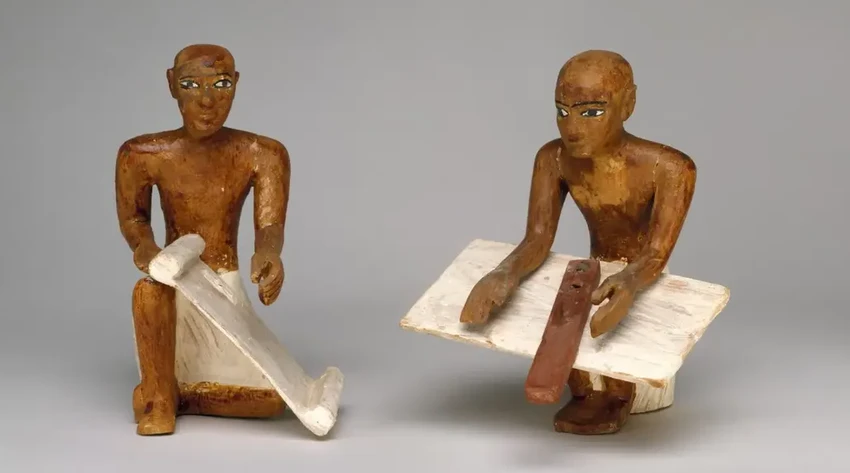 Как работа писца в Древнем Египте губила позвоночник и суставы