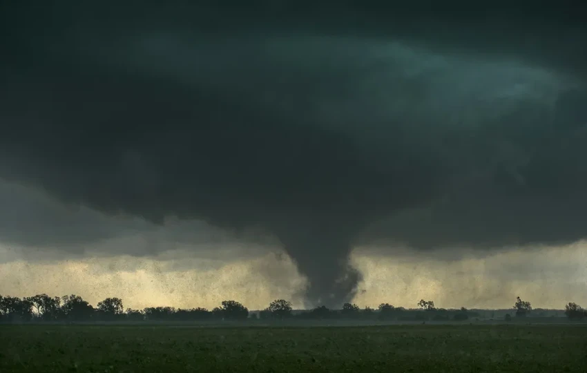 Как образуется смерч: от облака до разрушительной воронки торнадо