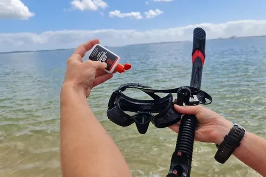 Как избавиться от запотевания маски для плавания: 4 рабочих способа