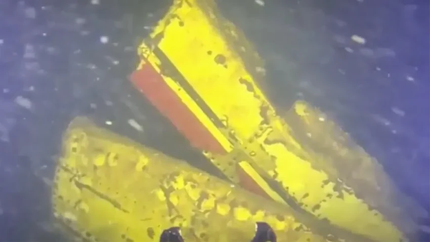 Пропавший 53 года назад самолет нашли на дне озера