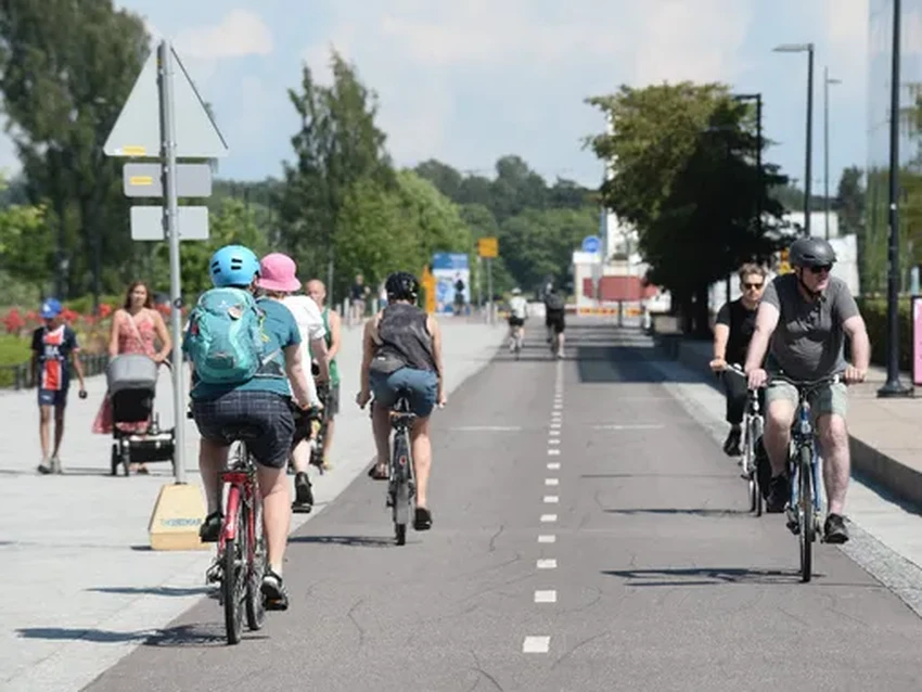 Велошлем: что перевешивает — доказанная защита или скрытые риски?