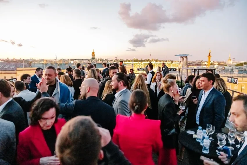 Вечеринка Independent Media на ПМЭФ: JONY, звёзды и закат над Петербургом