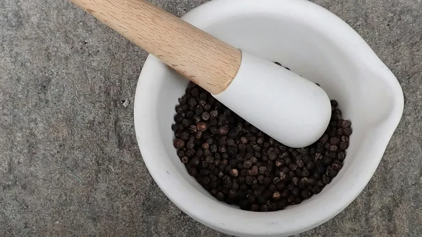 Черный перец: 7 неожиданных способов применения на кухне и не только