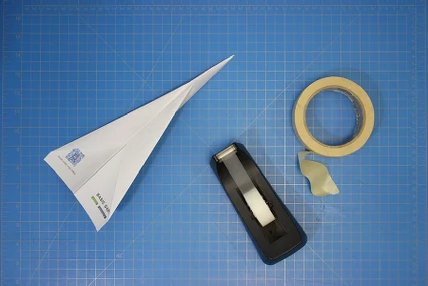 Идеальный полет: 5 способов улучшить летные качества бумажного самолетика