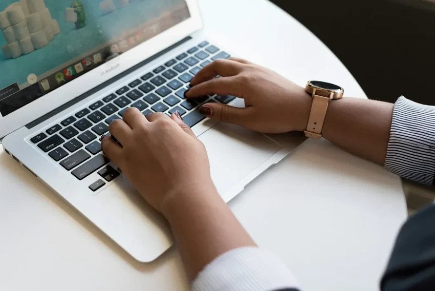 Как интернет-зависимость меняет мозг подростка: данные учёных