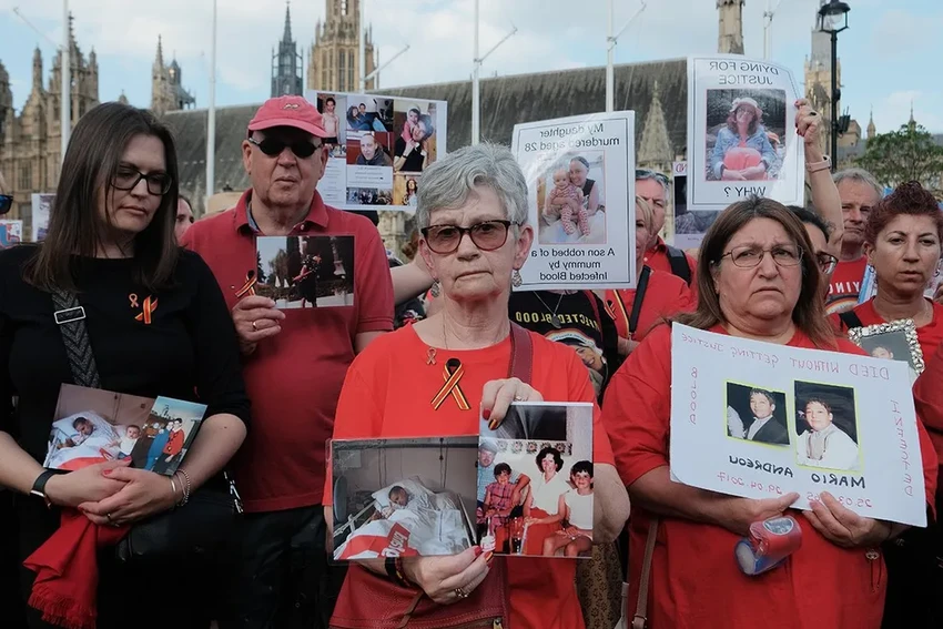 Заражённая кровь в Британии: как тысячи пациентов получили ВИЧ и гепатит