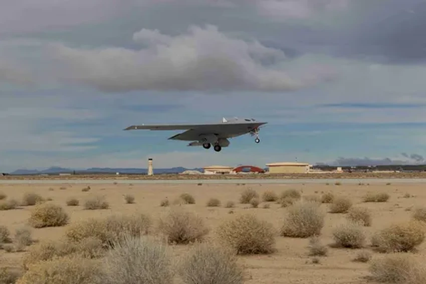 Новые фото бомбардировщика B-21 Raider: секретный полет раскрыт