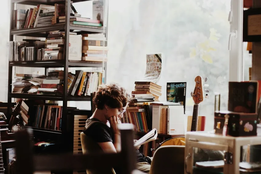 Чтение книг продлевает жизнь: 5 научных фактов о пользе для здоровья