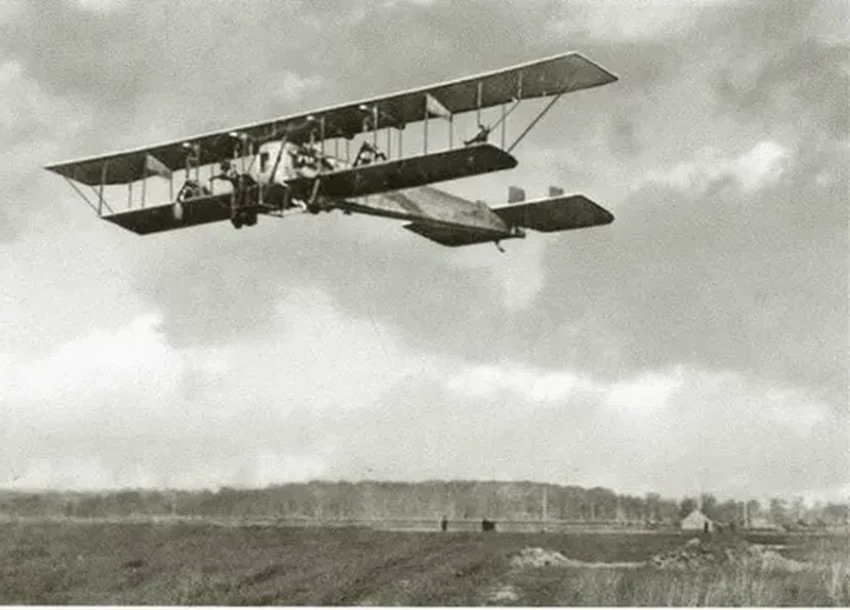 «Илья Муромец»: самый неожиданный самолет-гигант с ванной и салоном