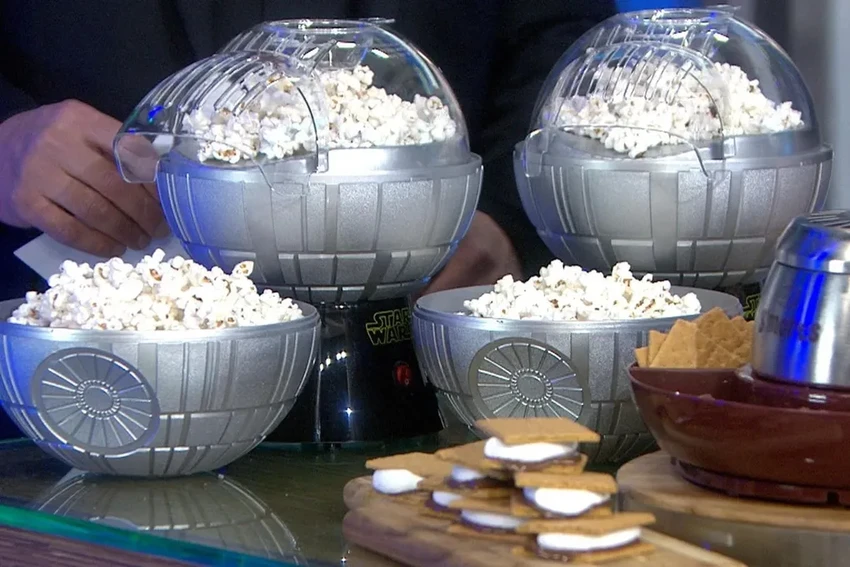 Попкорница «Звезда Смерти»: как работает аппарат в стиле «Звездных войн»