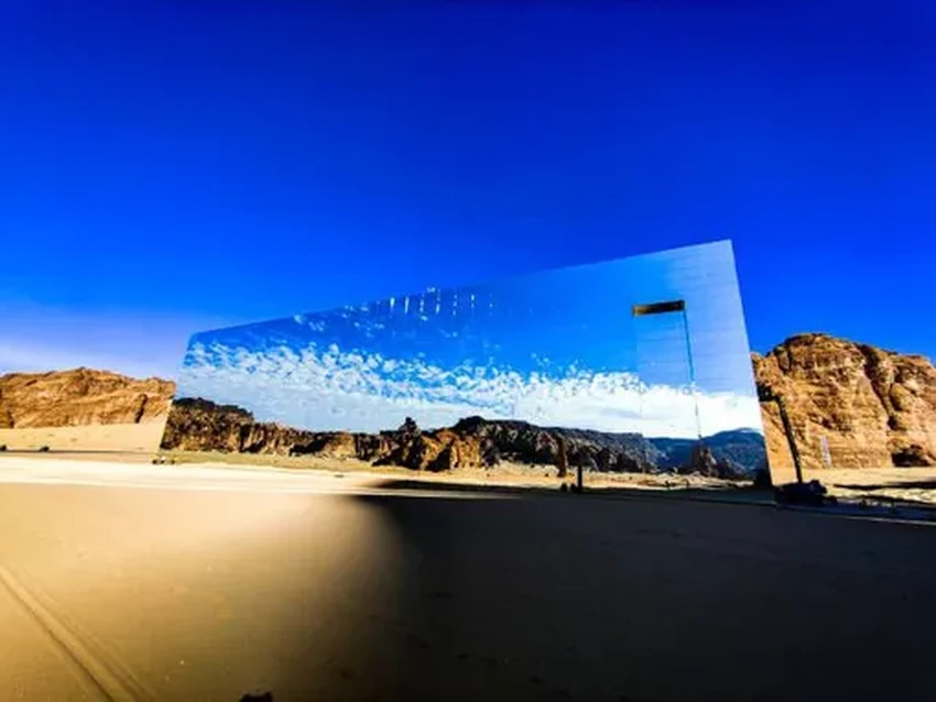 Загадка зеркала: можно ли его увидеть и какой цвет оно скрывает?