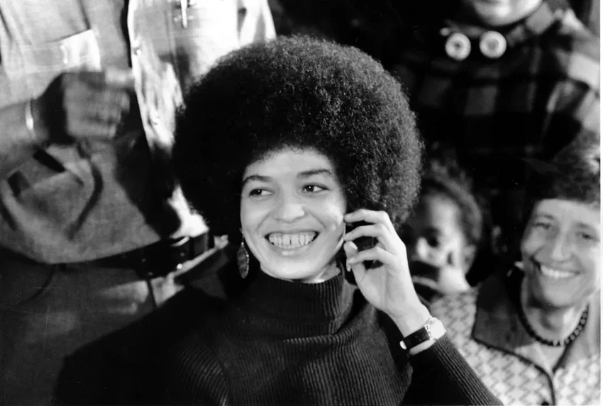 Анджела Дэвис: как активистка попала в список самых разыскиваемых ФБР