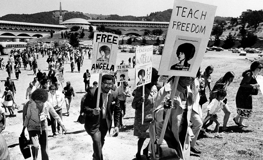 Анджела Дэвис: как активистка попала в список самых разыскиваемых ФБР