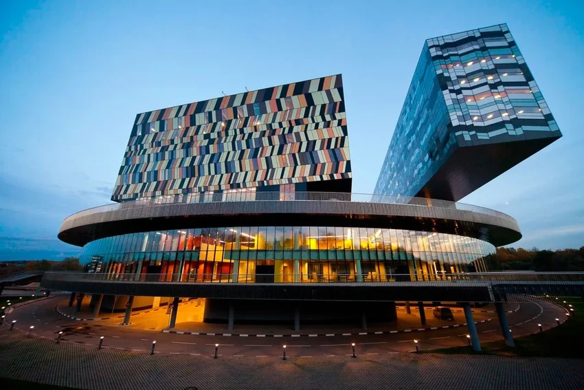 «ТехИнсайдер» и СКОЛКОВО запускают лекторий о науке и технологиях