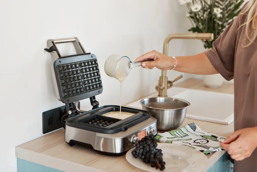 Как легко почистить электровафельницу с несъёмными антипригарными панелями