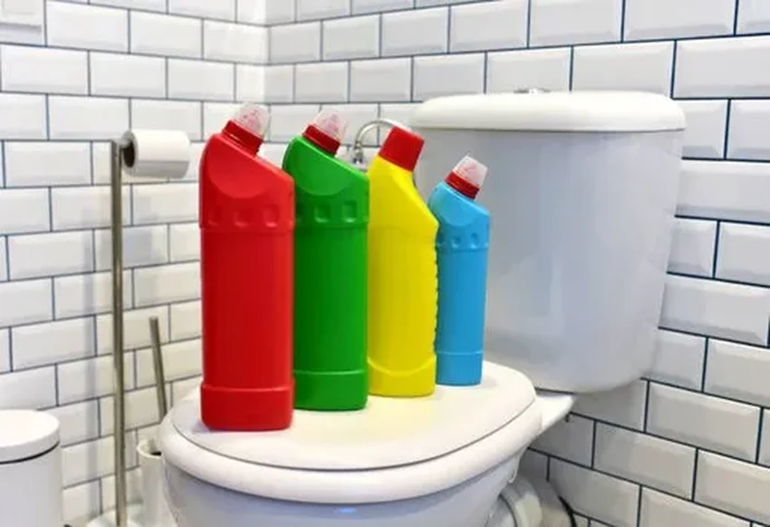 Эффективная чистка унитаза: избавляемся от налета и ржавчины содой и уксусом