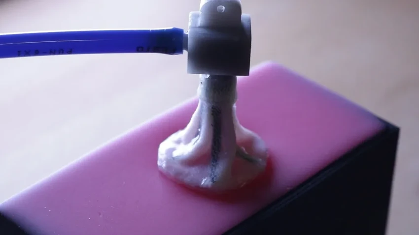 Мягкие надувные пальцы: как робот учится собирать хрупкие фрукты