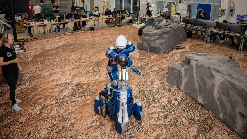 Робота-пса с Земли впервые управляли с борта МКС