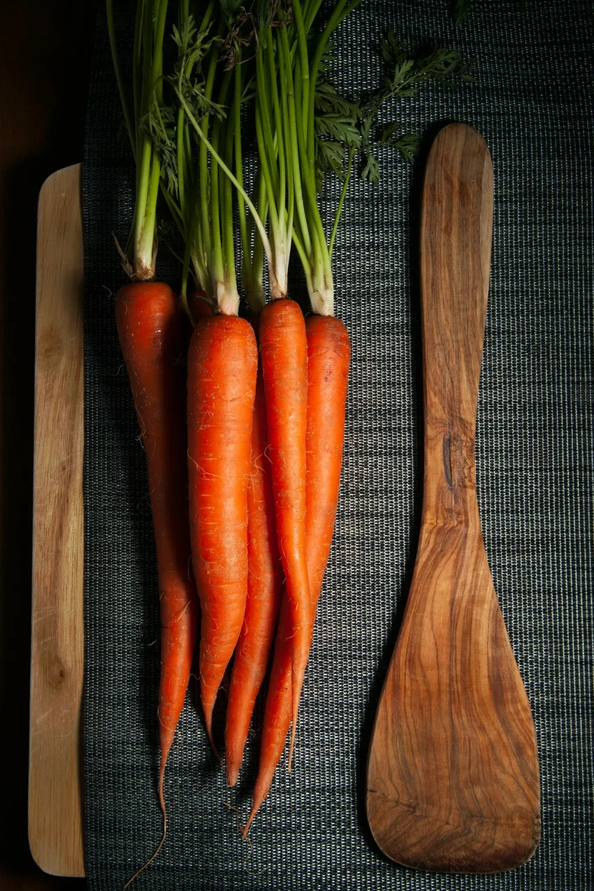 Почему морковь вянет и скручивается в холодильнике: научное объяснение