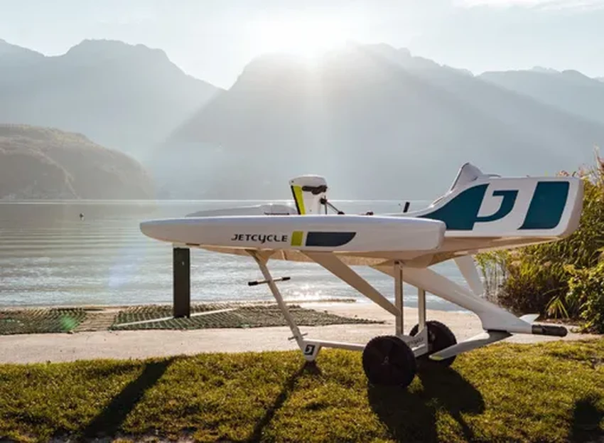 E-JetCycle: водный велосипед на подводных крыльях с электромотором вместо аквабайка