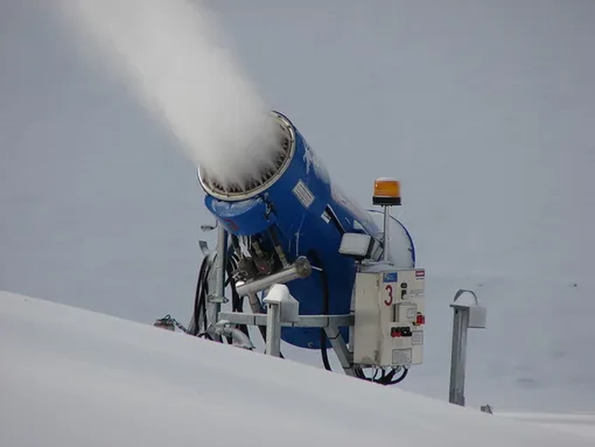 Полевой шпат: как минерал улучшит искусственный снег на курортах
