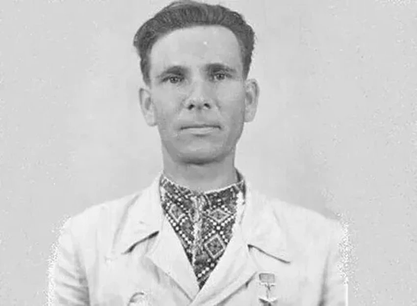 Кого лишали звания Героя СССР: истории предателей и преступников