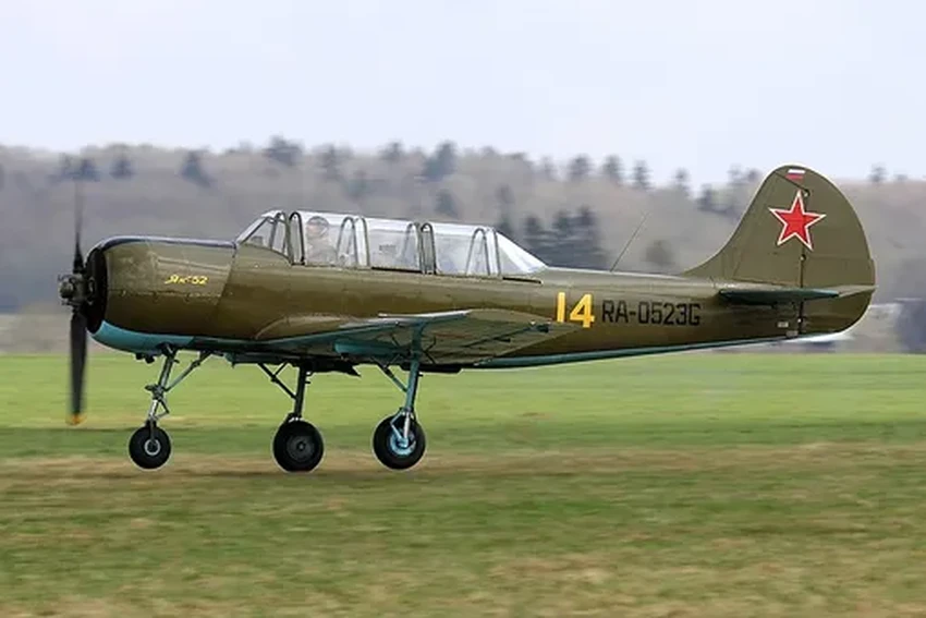 Бочка в небе: зачем лётчики выполняют эту фигуру, кроме красоты?