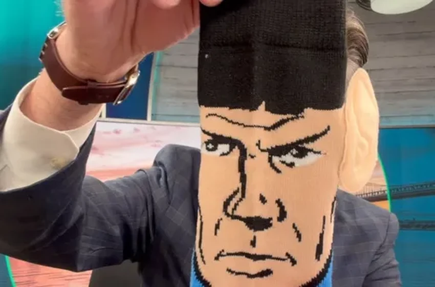 Бывший телеведущий собрал крупнейшую в мире коллекцию носков