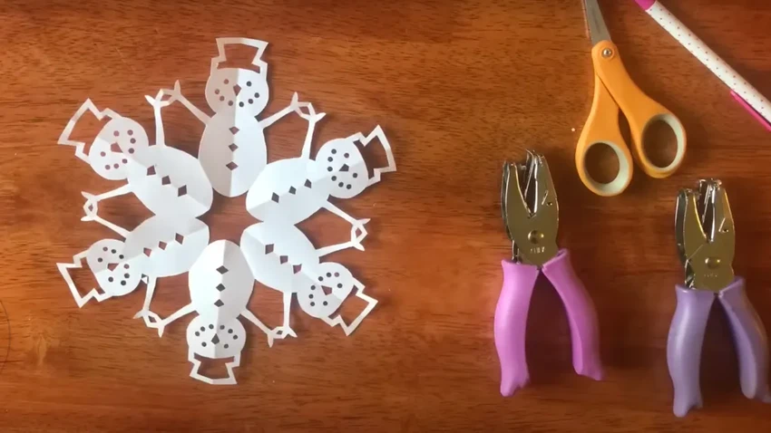 Новогодние снежинки из бумаги: 5 способов создания волшебных украшений