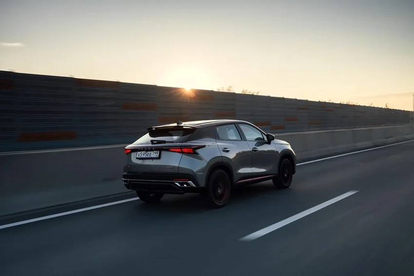 Тест-драйв Omoda C5: стал ли полный привод для модного кроссовера?