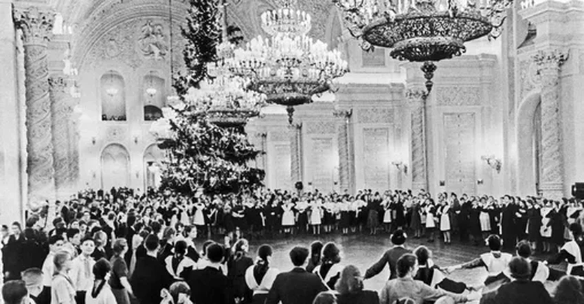 История Нового года в СССР: как и когда вернули главную ёлку