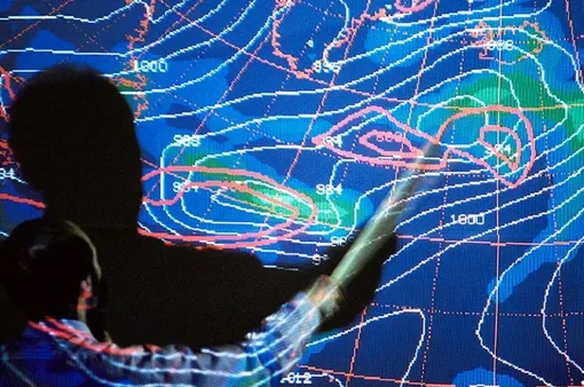 GraphCast от DeepMind: как новая ИИ-модель меняет точность прогнозов погоды