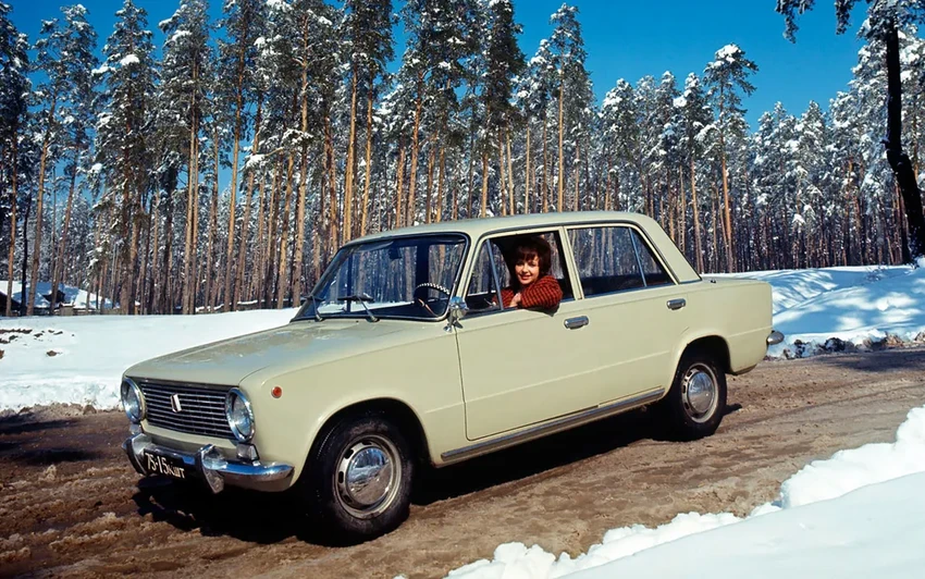 Как учились на водителя в СССР: полгода теории, устройство машины и 10 вопросов на экзамене