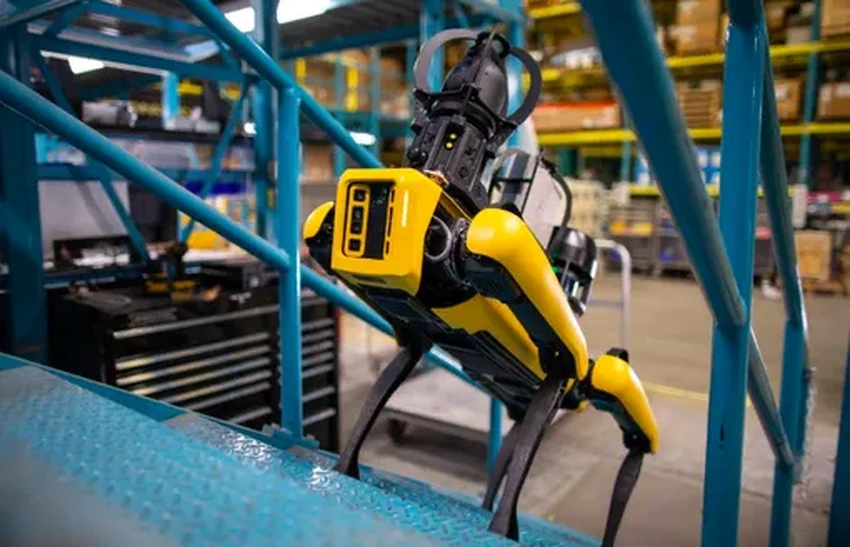 Робот-собака Spot от Boston Dynamics стала экскурсоводом в музее