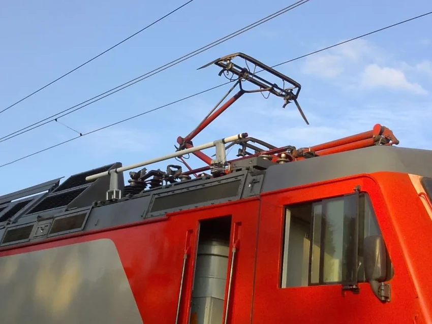 Что скрывает крыша поезда: устройство пантографа, антенн и тормозов