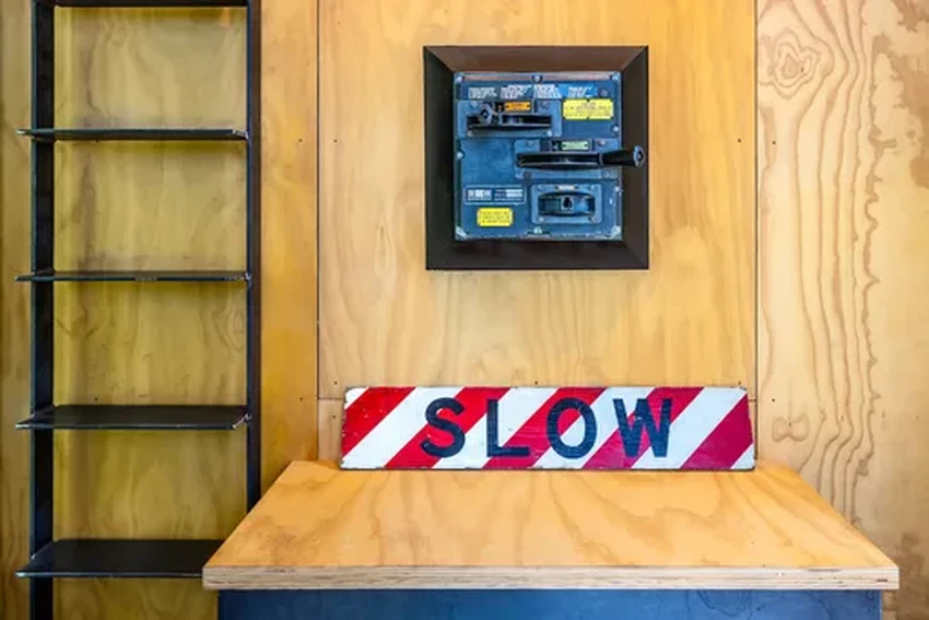 Дом на колёсах: как рельсы подарили офису свободу