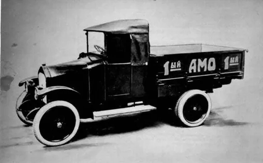 Первый советский грузовик: как Fiat помог создать легендарный АМО-Ф-15