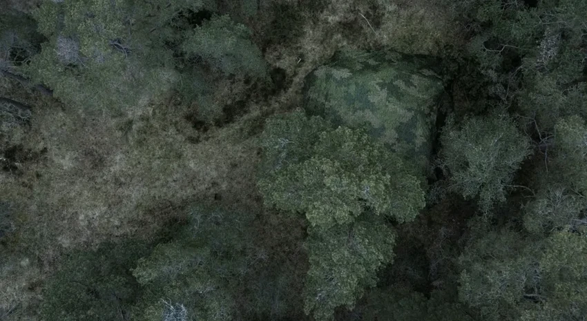 Камуфляж Saab скрывает от радаров, но оставляет солдатам связь и GPS