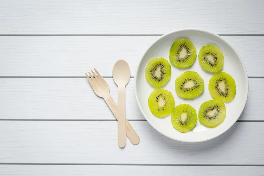 5 способов быстро почистить киви: идеальная мякоть без брызг