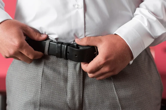 Как сделать отверстие в кожаном ремне: 5 простых способов своими руками