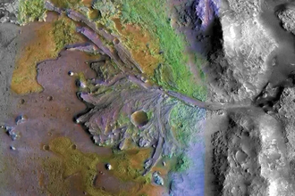 Под поверхностью Марса нашли скрытый океан жидкой воды