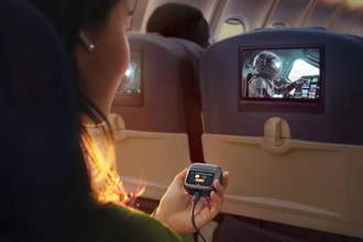 JBL Tour Pro 3: наушники с кейсом-пультом и адаптивным шумоподавлением