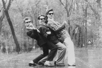 Советские стиляги: за что осуждали молодежь в узких брюках и с джазом