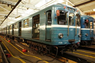 Как поезда метро выезжают из депо: секрет «удочек» и контактного рельса