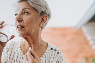 Парацетамол для пожилых: новые данные о рисках длительного приема