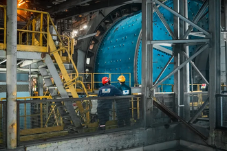 Как искусственный интеллект управляет фабрикой в Арктике: цифровая революция в металлургии