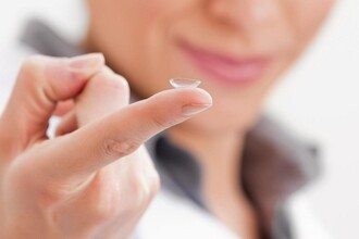 Умные контактные линзы: как они контролируют диабет и лечат осложнения