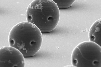 Микроботы против рака: как микроскопические роботы доставляют лекарства в опухоль