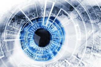 Шестнадцать лет в темноте: как бионический глаз подарил женщине новое зрение