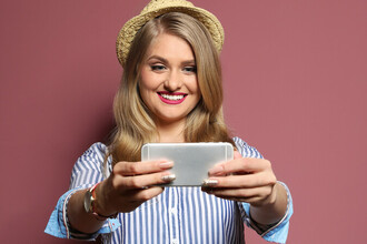 10 смартфонов с лучшей камерой до 50 000 рублей в 2023 году